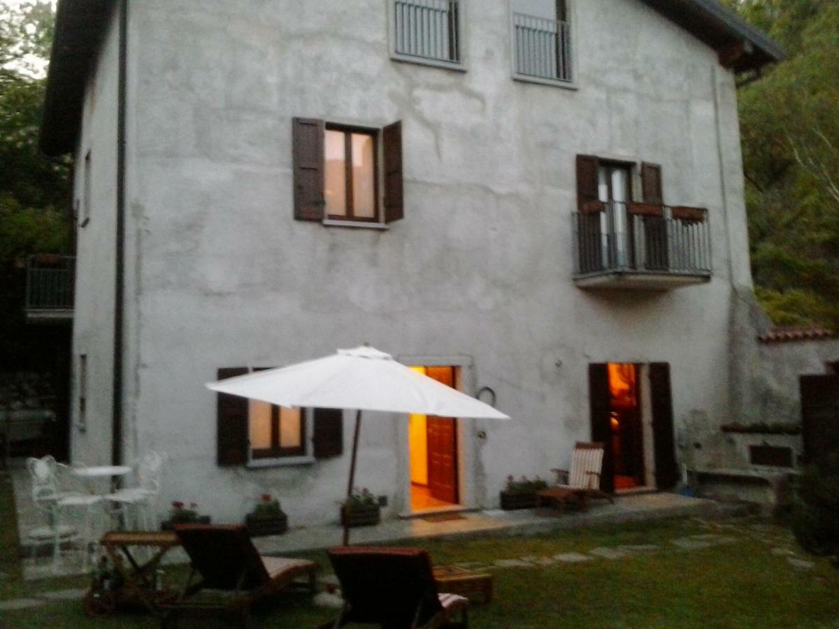 Cascina Cologna Bed and Breakfast Galbiate Exteriör bild