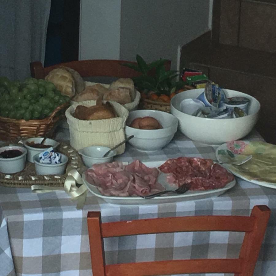 Cascina Cologna Bed and Breakfast Galbiate Exteriör bild