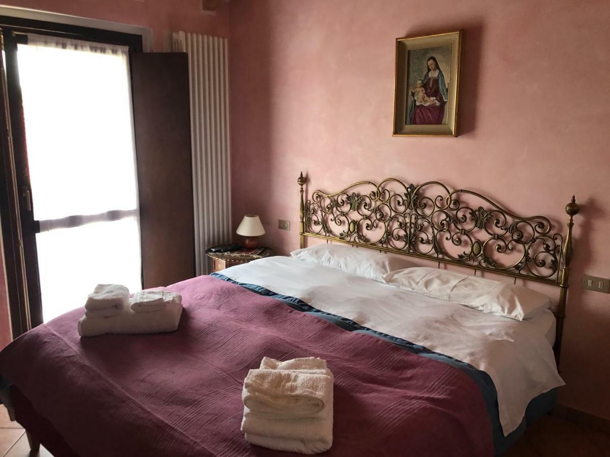 Cascina Cologna Bed and Breakfast Galbiate Exteriör bild