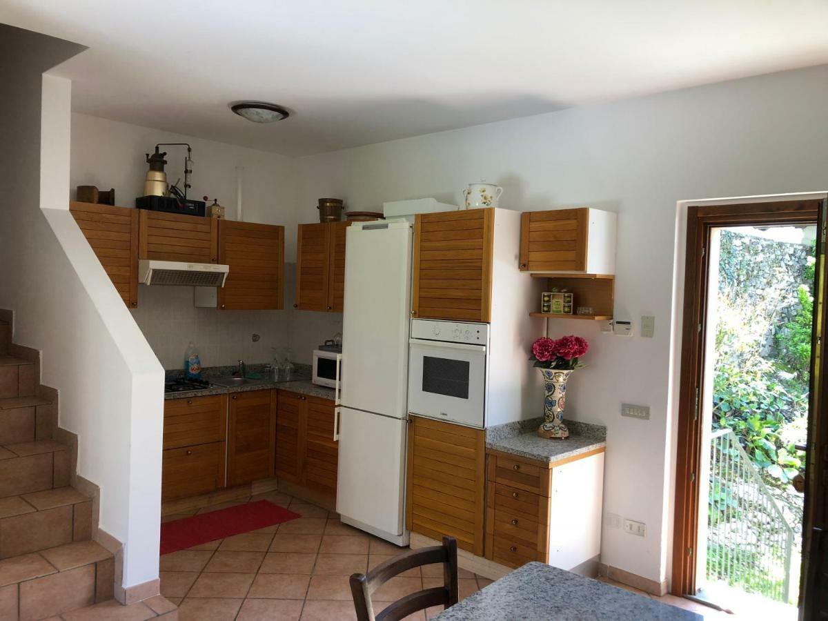 Cascina Cologna Bed and Breakfast Galbiate Exteriör bild