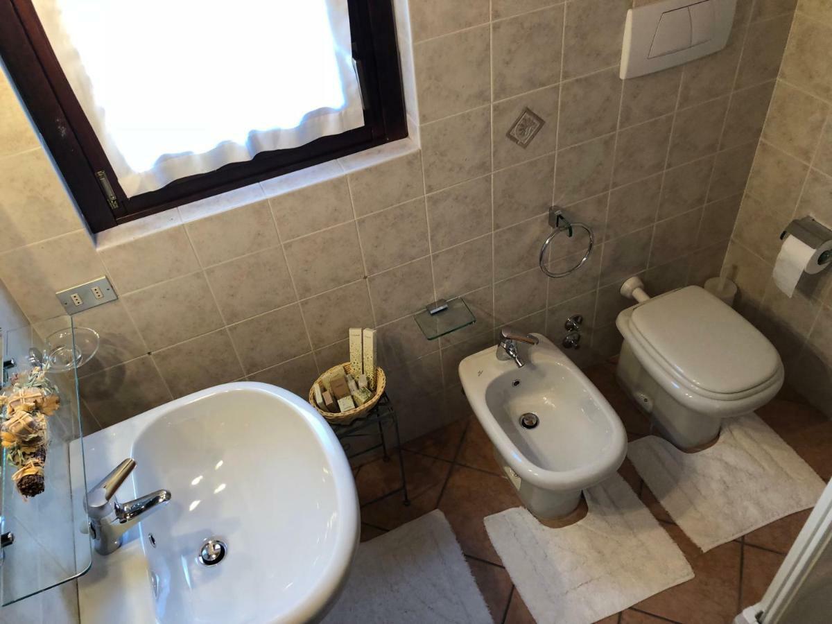 Cascina Cologna Bed and Breakfast Galbiate Exteriör bild