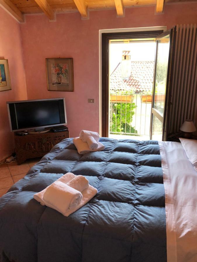Cascina Cologna Bed and Breakfast Galbiate Exteriör bild